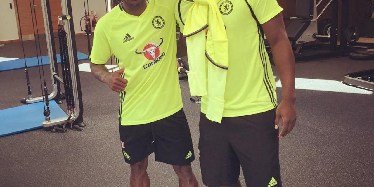 Essien’den, Atsu mesajı: "Hayatta olduğunu umuyor ve dua ediyorum"