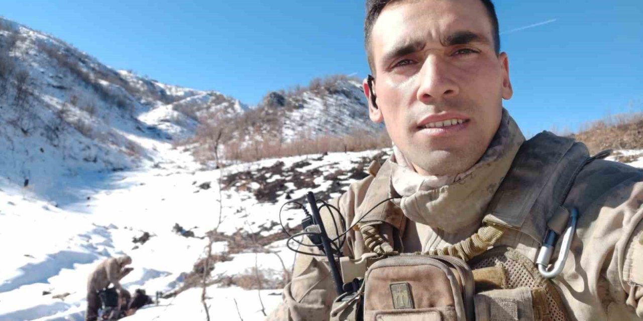 Çatışmadan yaralı kurtuldu, depremde ailesiyle hayatını kaybetti