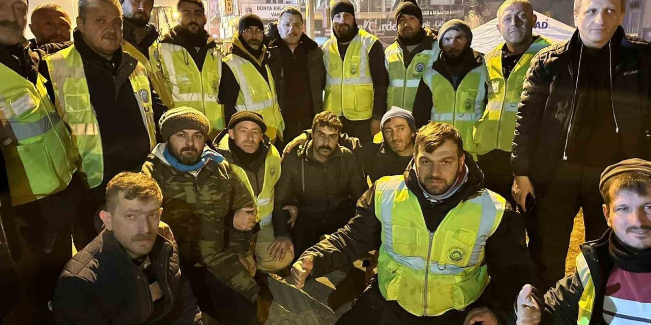 Başkan Genç’ten depremzedelere moral desteği