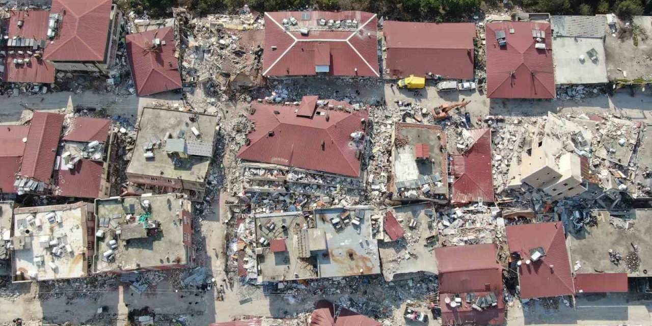 18 bin nüfuslu mahallede deprem sonrası sağlam bina kalmadı