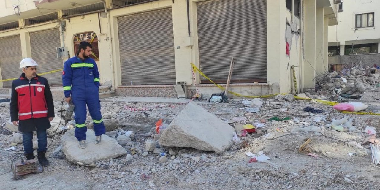 Cumhuriyet savcıları binalardan delil topluyor