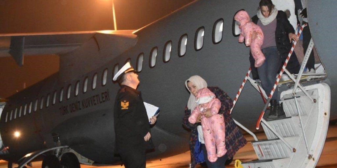 Deniz Kuvvetlerinin uçakları depremzedelerin hizmetinde