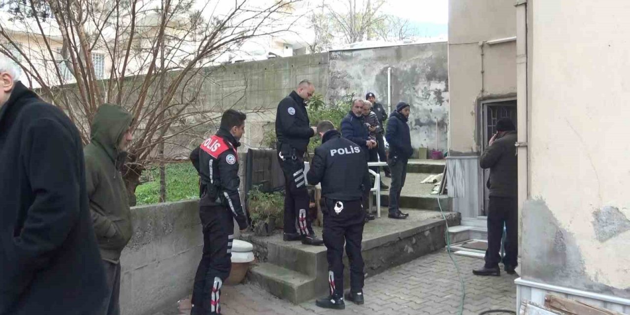 Bursa’da bir apartman kapıcısı kaldığı depoda ölü bulundu