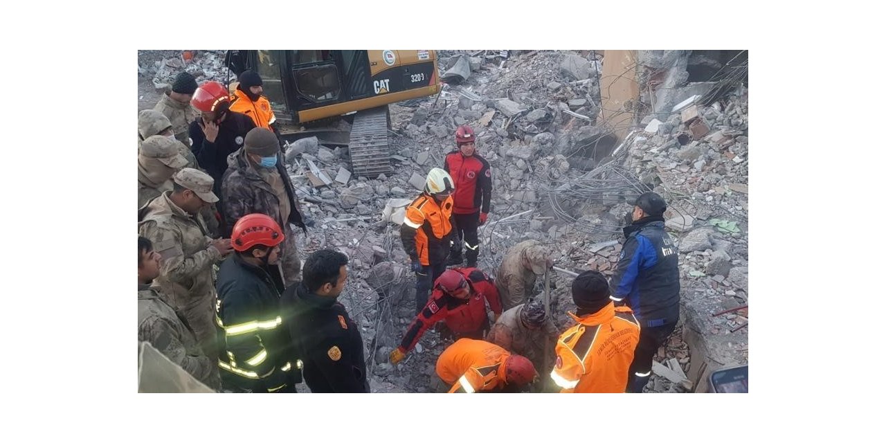 ÇAK, deprem bölgesinde arama kurtarma çalışmalarını sürdürüyor