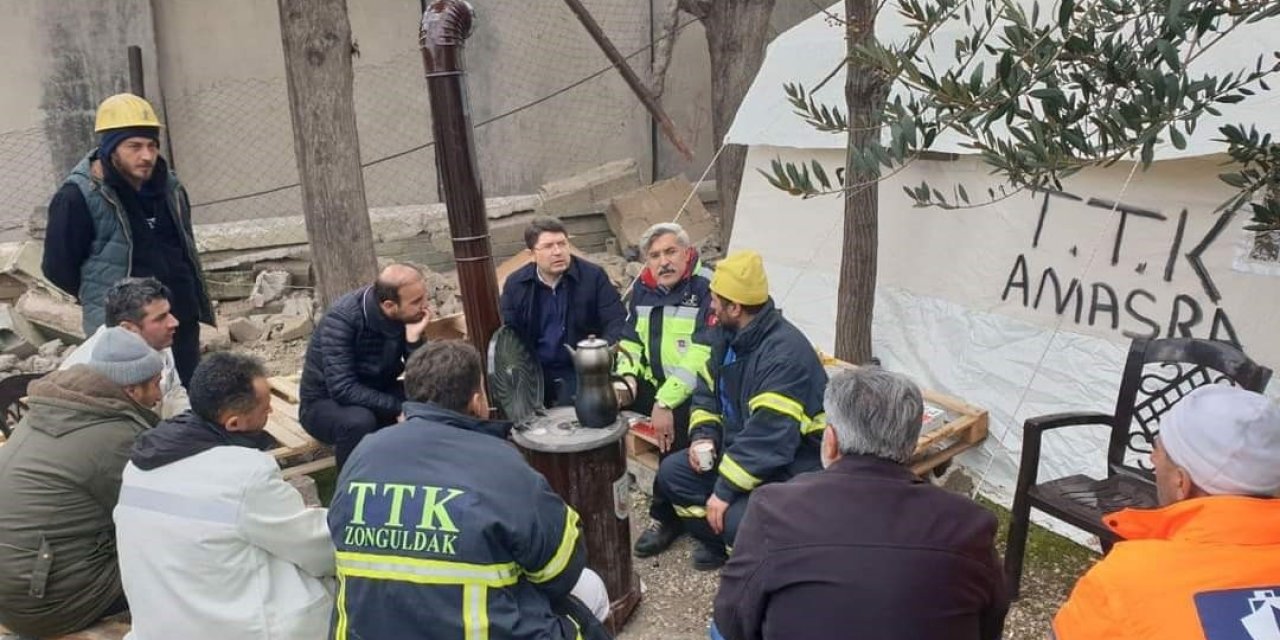 Yılmaz Tunç  madenci kurtarma ekiplerini ziyaret etti