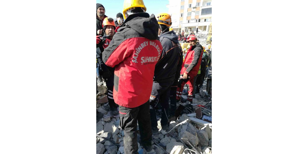 ŞAHKUT, Nurdağı’nda 10 kişiyi enkazdan canlı çıkarttı