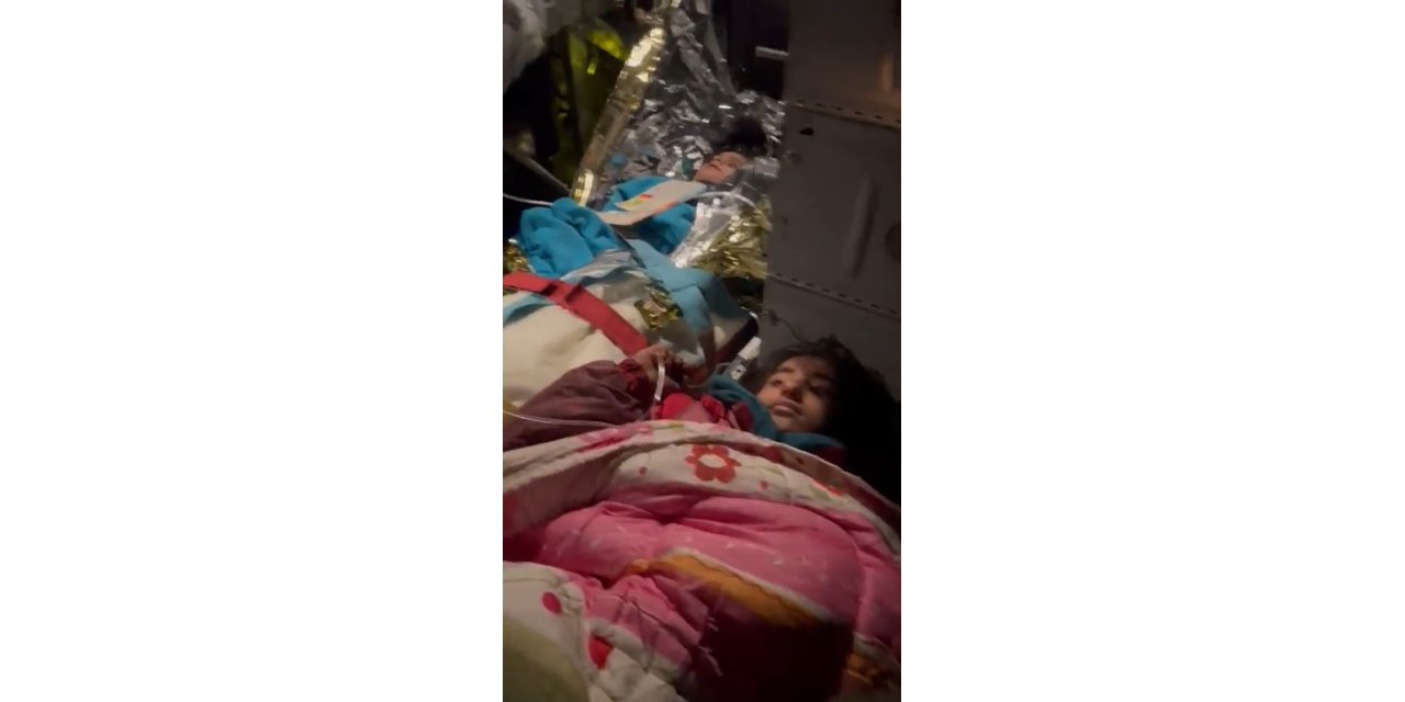 MSB yaralı depremzedelerin Adana Devlet Hastanesine tahliyesini sürdürüyor