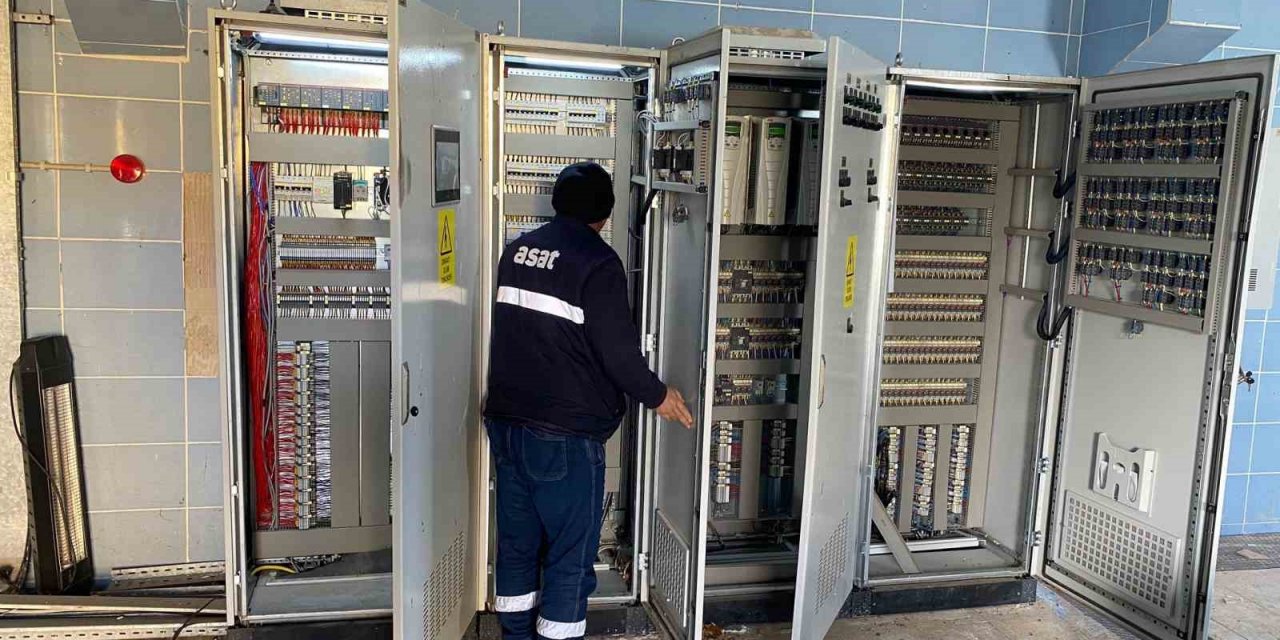 Hatay’da şebeke arızaları onarılıyor