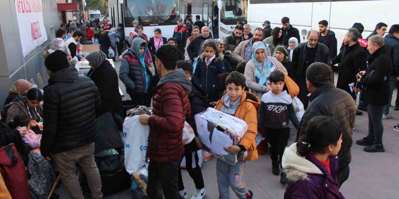 Adıyamanlı depremzedeler Aydın’a gelmeye devam ediyor