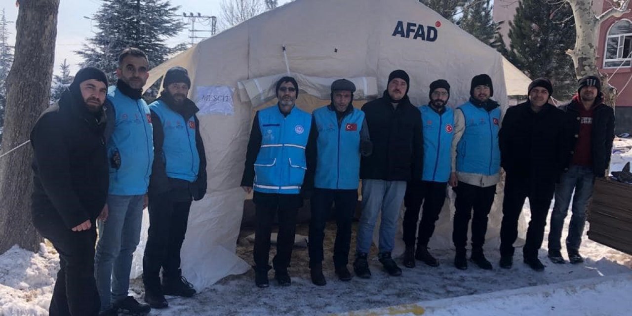 Aydın İl Müftülüğü deprem bölgesinde mescid çadırı inşa ederek ibadet imkanı sağladı