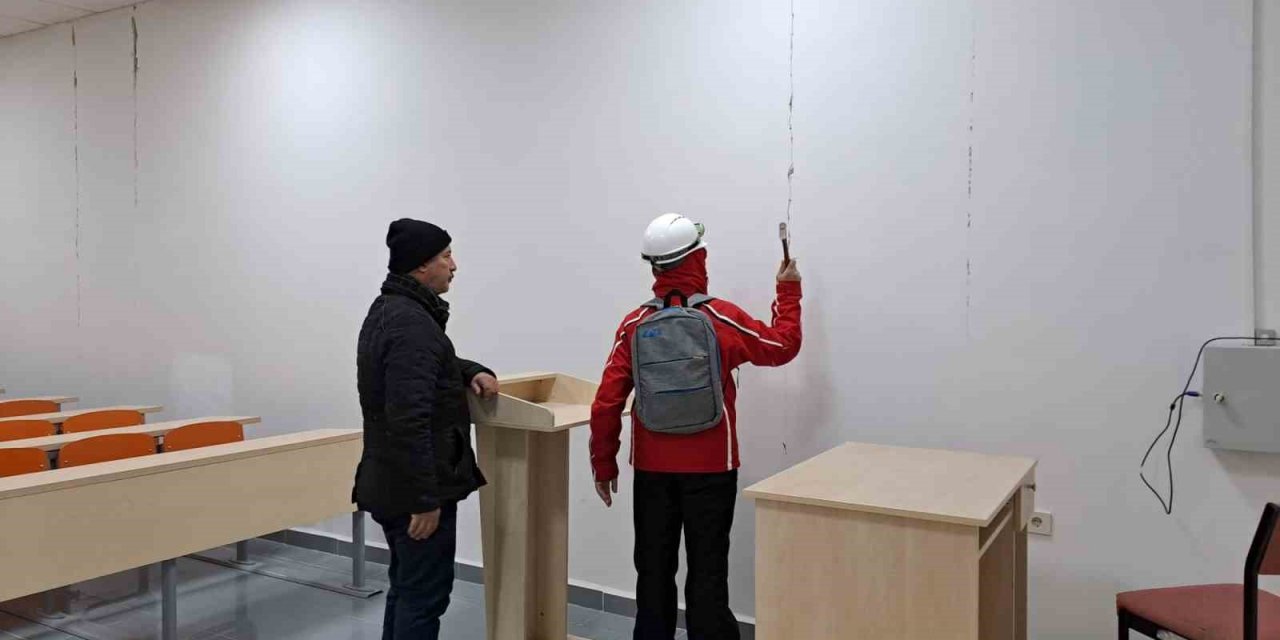 BAİBÜ deprem bölgesinde hasar tespit çalışması yapıyor