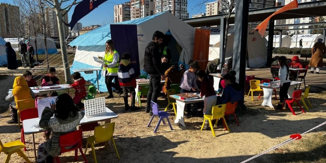 Deprem bölgesindeki enfeksiyon riskine karşı Prof. Dr. Güzel: “Çocukluk aşıları tekrar edilebilir”