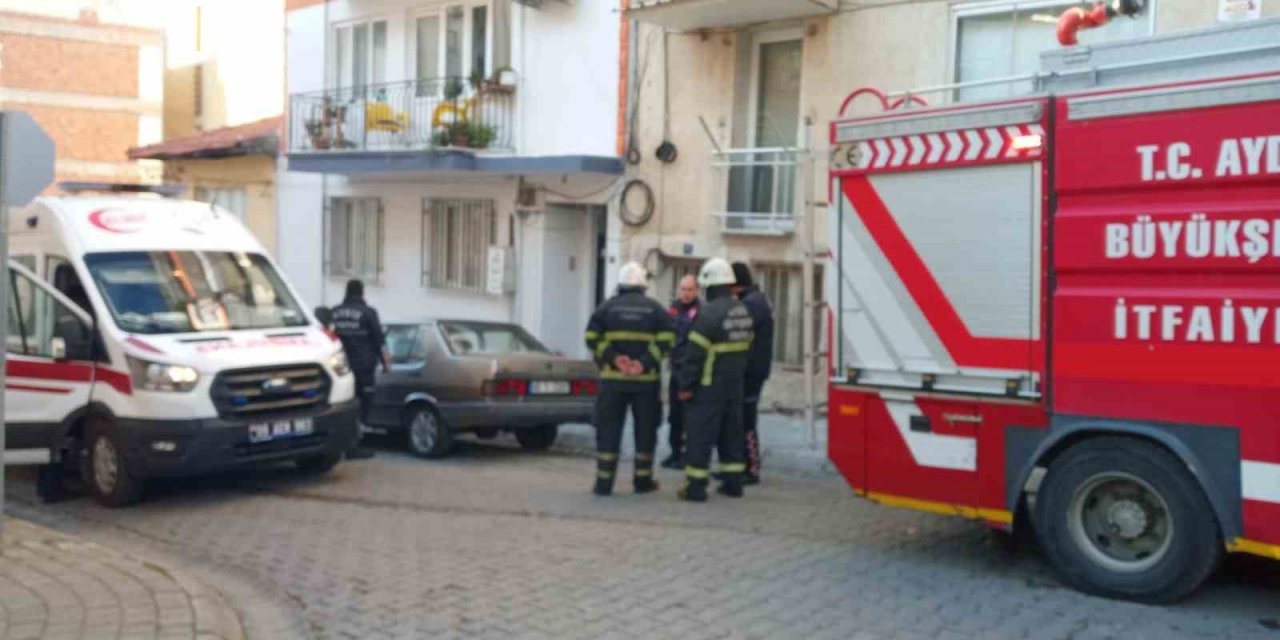 Evi yakmak istedi, itfaiye ekiplerini harekete geçirdi