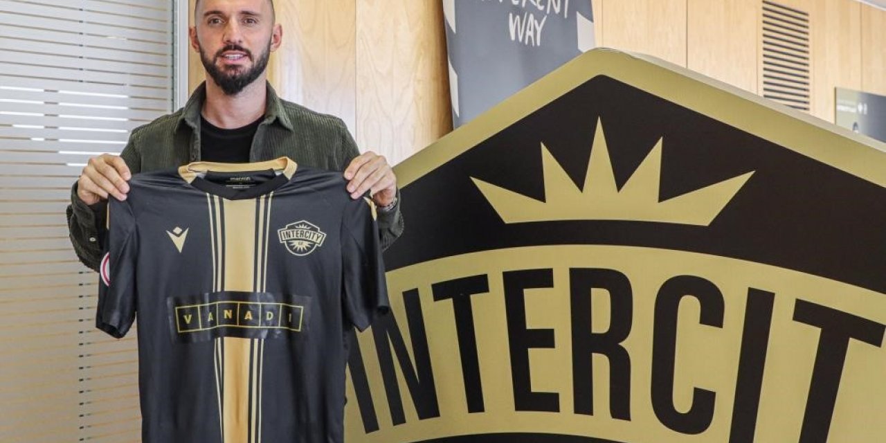 Emre Çolak, futbolu bıraktığını açıkladı