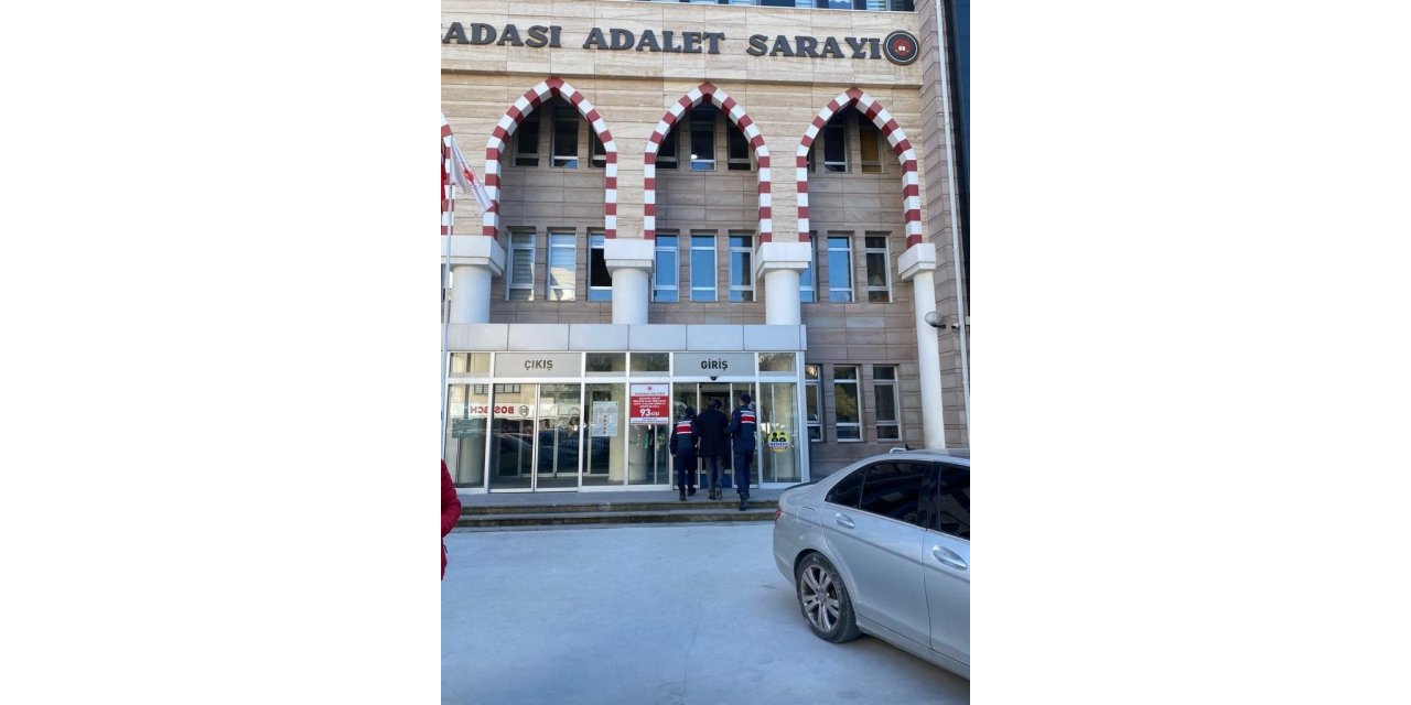 Kuşadası’nda 54 yıl hapis cezası ile aranan firari yakalandı