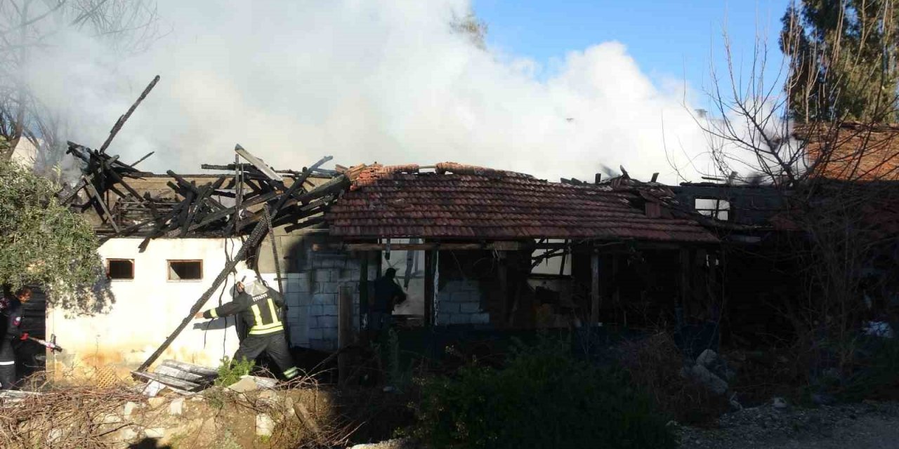 Fethiye’de iş yeri yangını