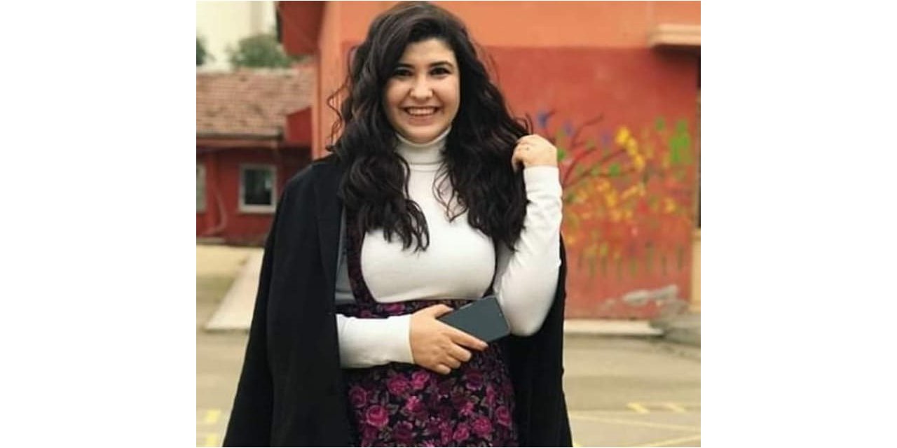 Hatay’daki enkazdan cenazesi çıkarılan 8 aylık hamile öğretmen toprağa verildi