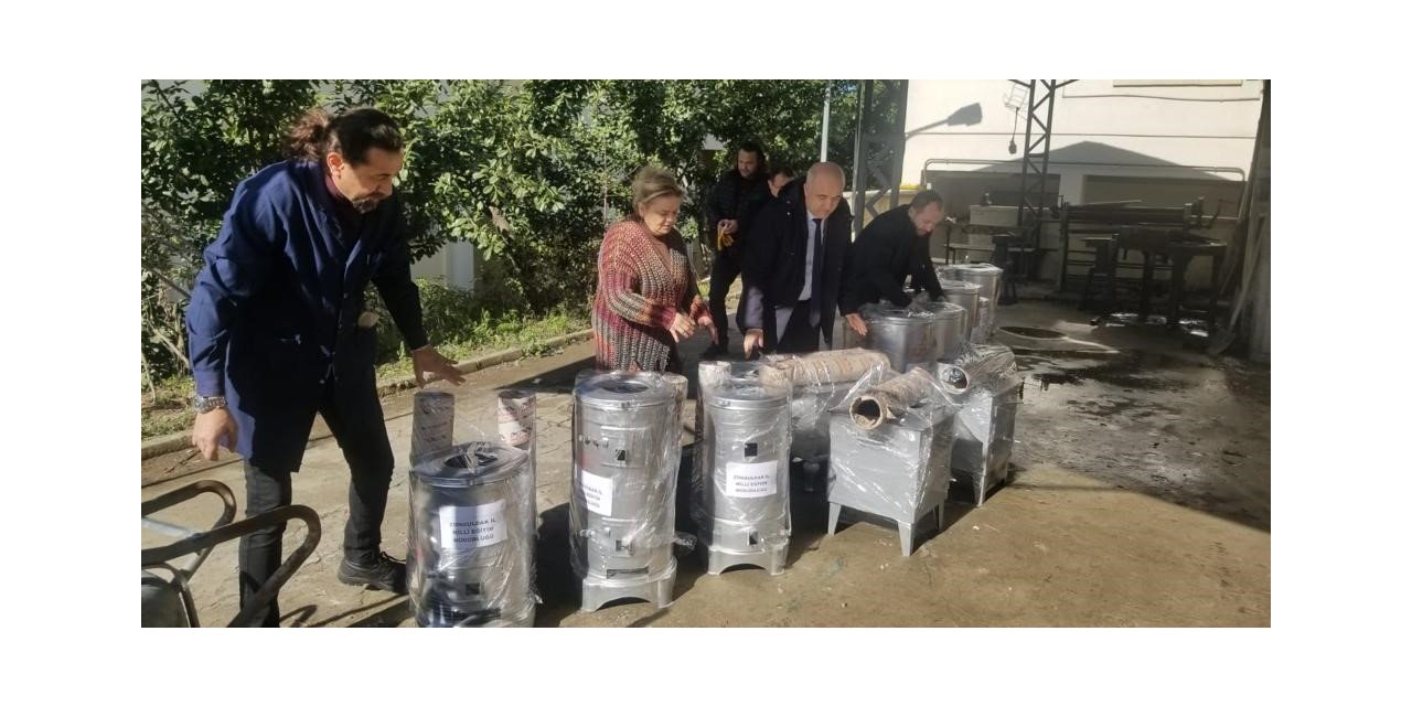 Alaplı meslek lisesi öğrencileri depremzedeler için soba üretiyor