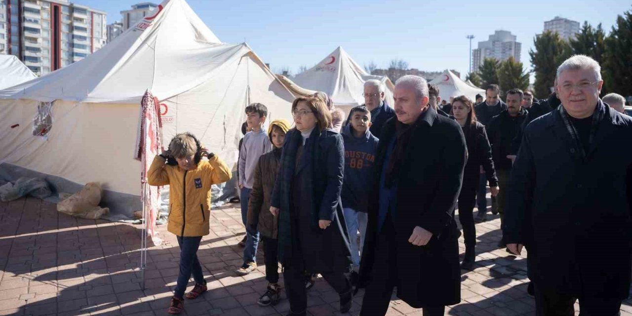 TBMM Başkanı Şentop çadır kenti ziyaret etti