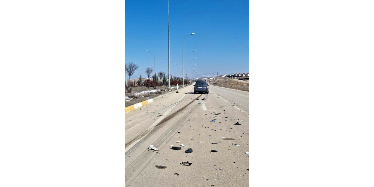 İki aracın çarpıştığı kazada biri çocuk 3 kişi yaralandı