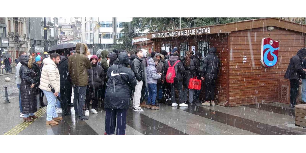 Trabzonspor taraftarları Basel maçına yoğun ilgi gösteriyor