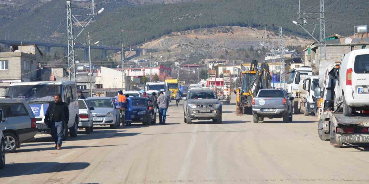 Nurdağı’nda yaralar sarılıyor, konteyner kentler kuruluyor