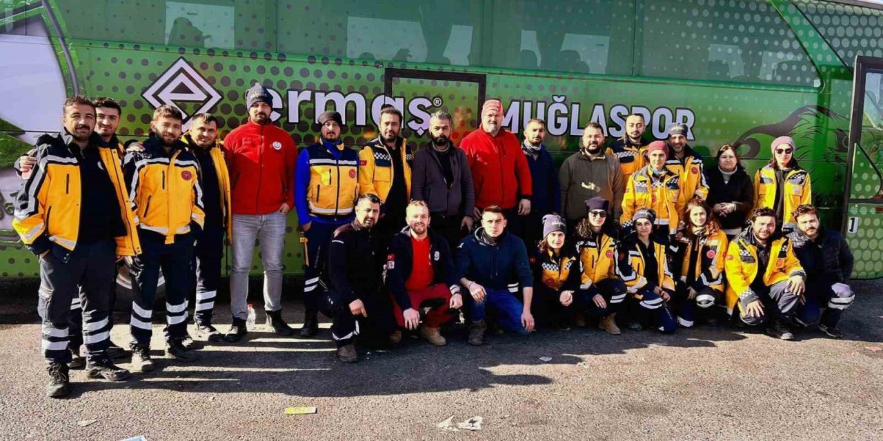 Muğla’dan deprem bölgesine ilk giden sağlık ekibi görevini tamamladı