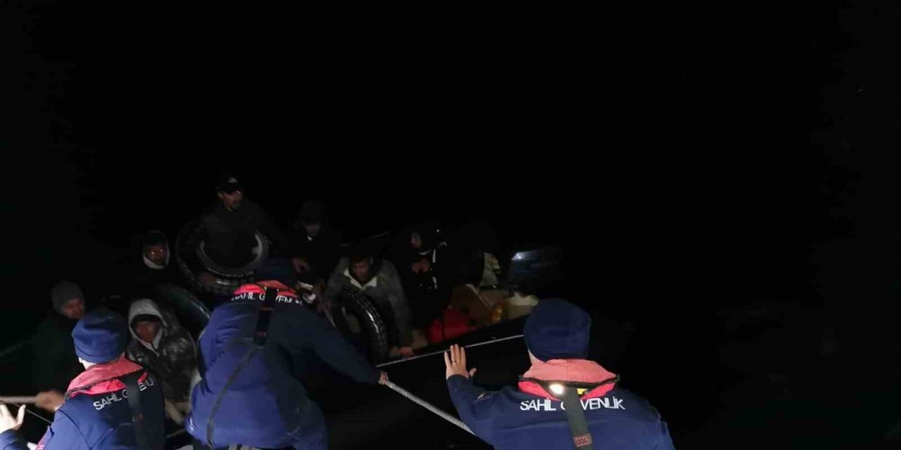 9 düzensiz göçmen kurtarıldı
