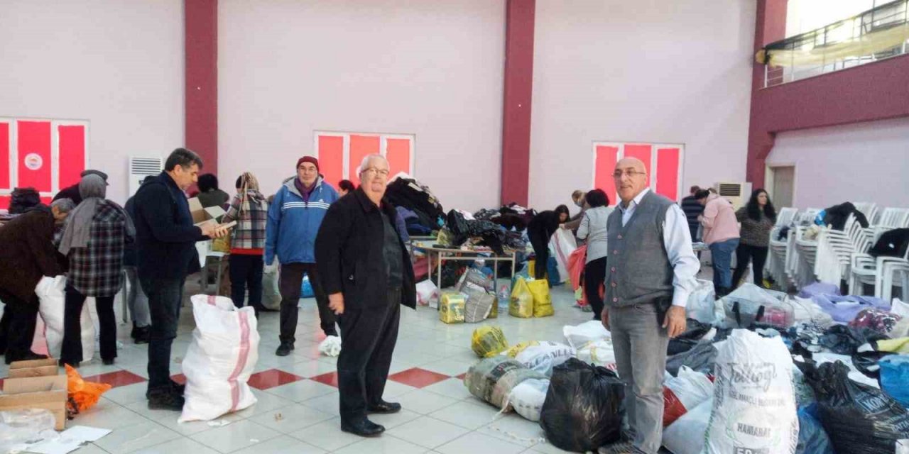 Gömeçliler deprem bölgesi için seferber oldu