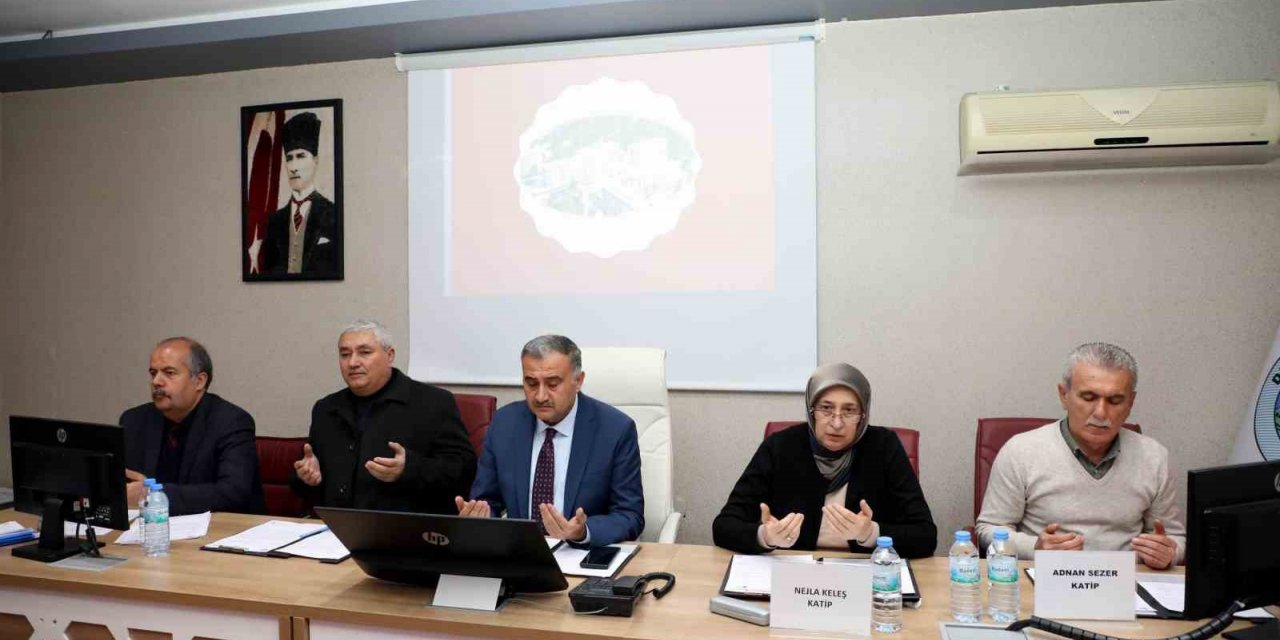 Develi Belediyesi Meclisi Deprem Özel Gündemiyle toplandı