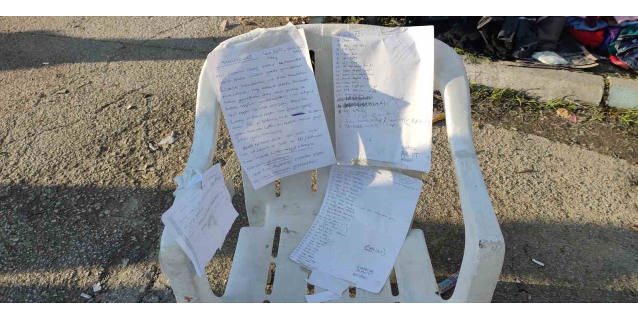 Hatay sokaklarındaki ölüm sessizliği bazen sevinç bazen de hüzünle noktalanıyor