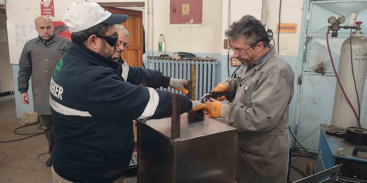 Afyonkarahisar’da meslek liseleri depremzedeler için üretiyor