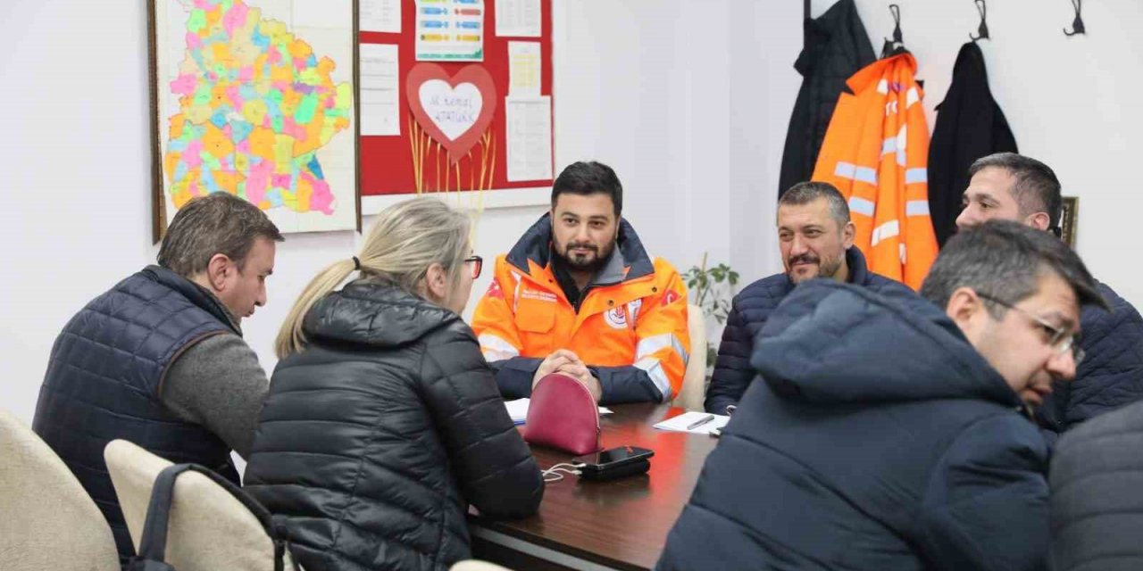 Başkan Öztekin deprem bölgesinde
