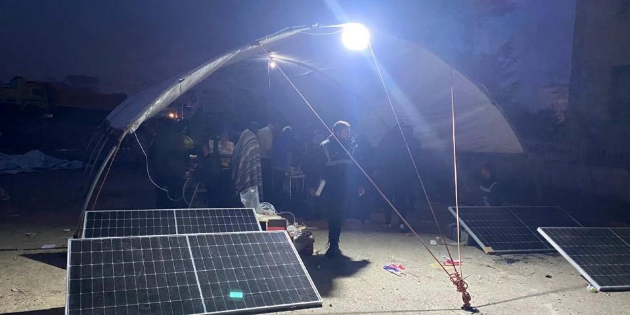 Deprem bölgesine şarj ve aydınlatma paneli