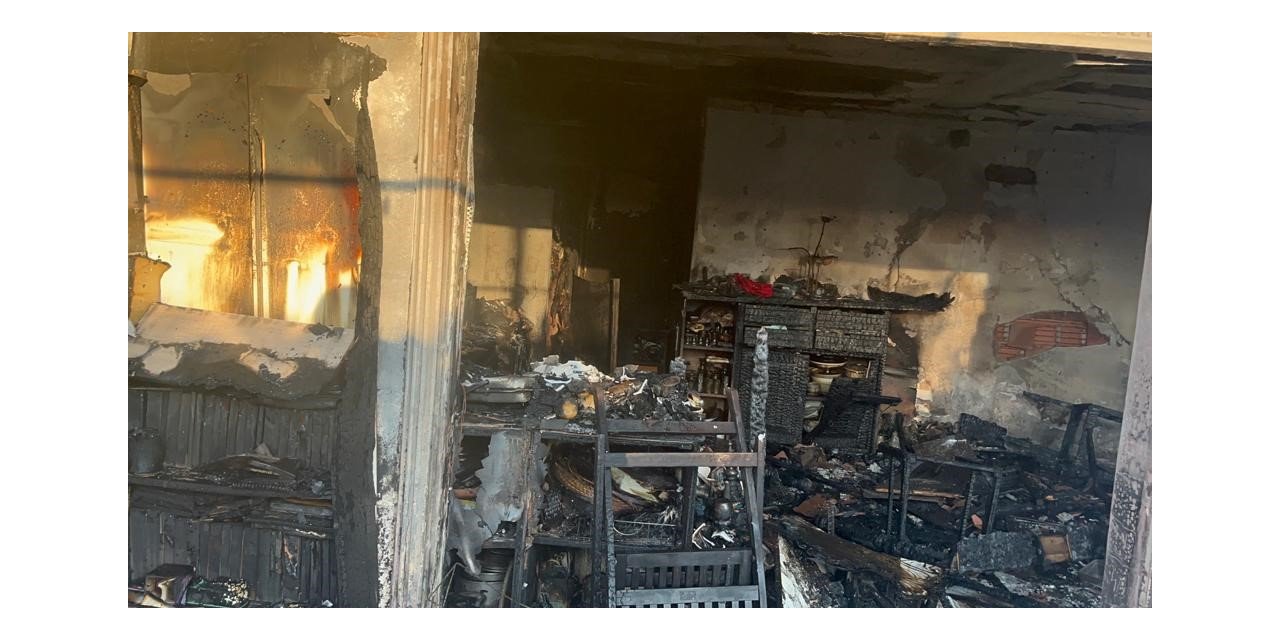 Klimadan çıkan yangın evi küle çevirdi