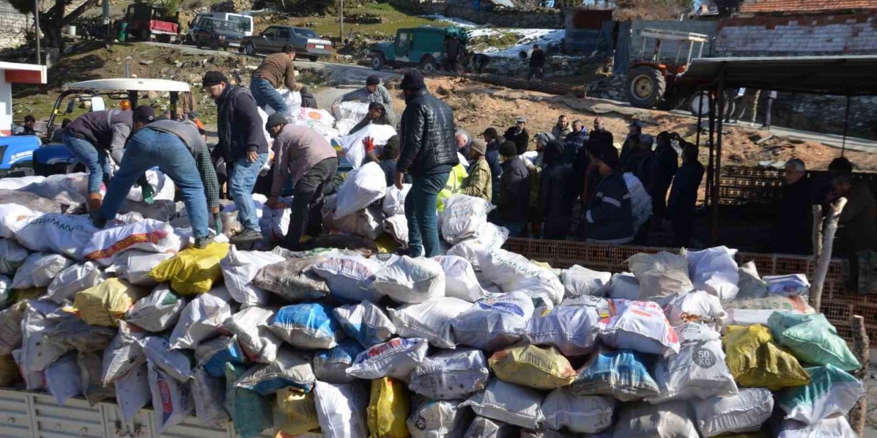Koçarlı, depremzedelerin ısınması için seferber oldu