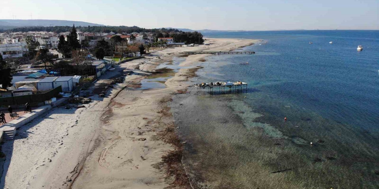 Çanakkale’de deniz 20 metre çekildi