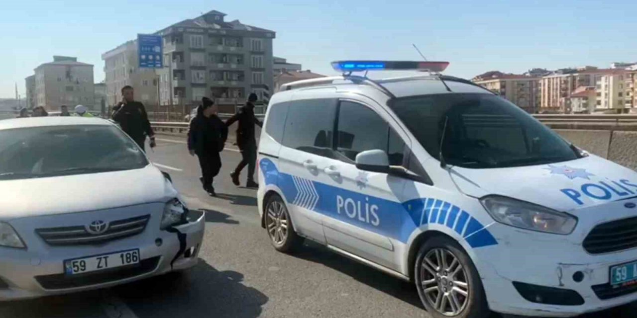 Yolun karşısına geçmek isterken canından oldu