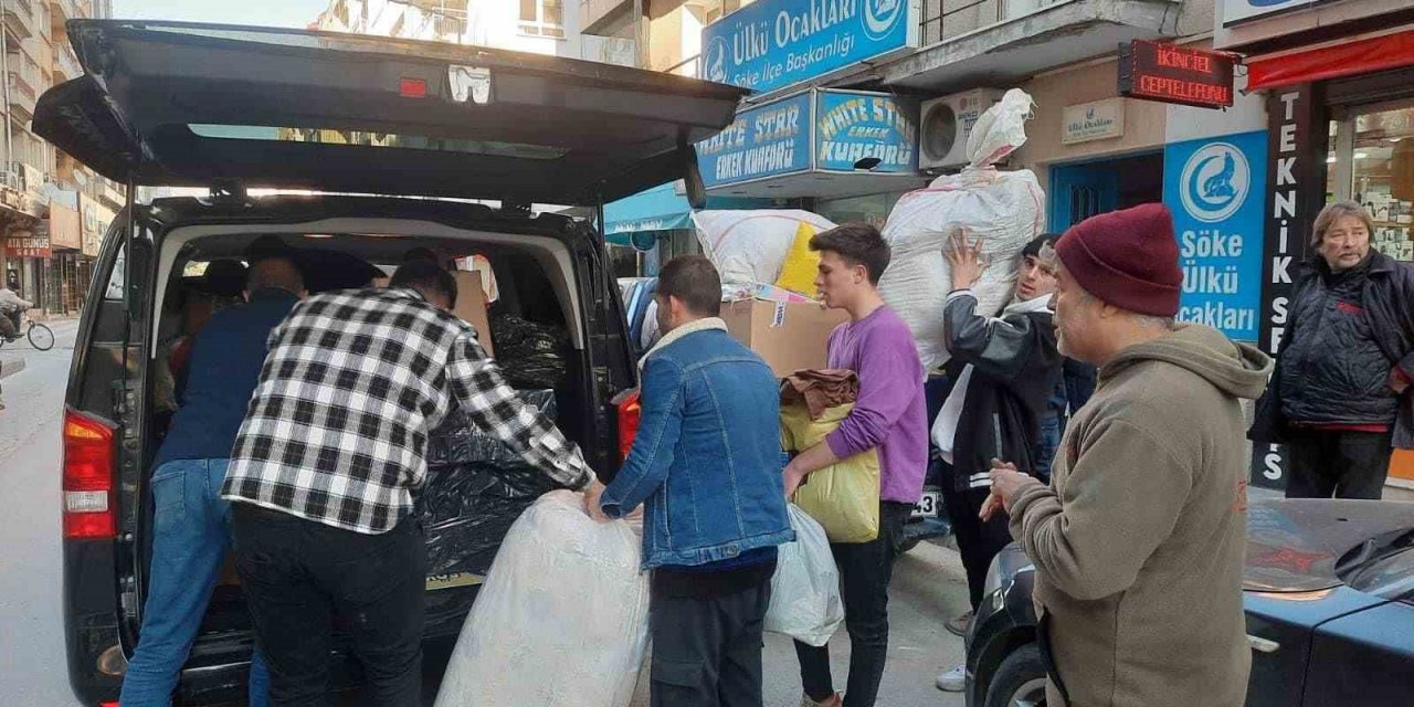 Aydın Ülkü Ocakları 4 tır yardım ve 1128 gençle deprem için çalıştı