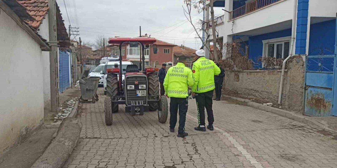 Traktörden düşen kadın yaralandı