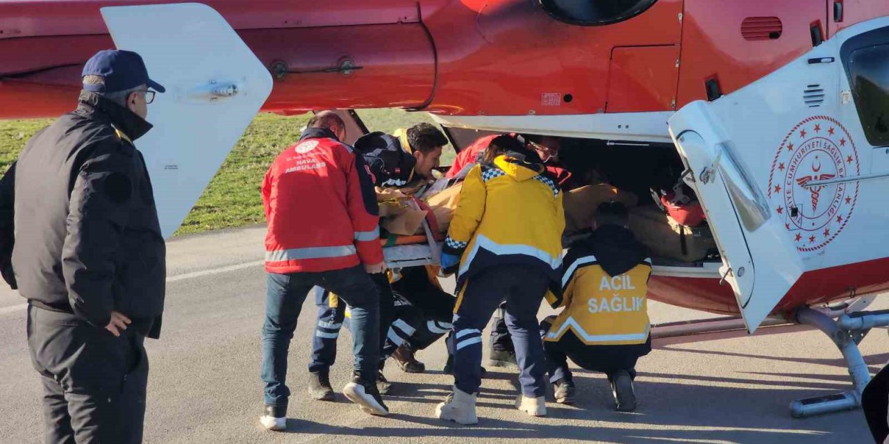 198’inci saatte enkazdan sağ çıkartılan Muhammed helikopterle Diyarbakır’a sevk edildi