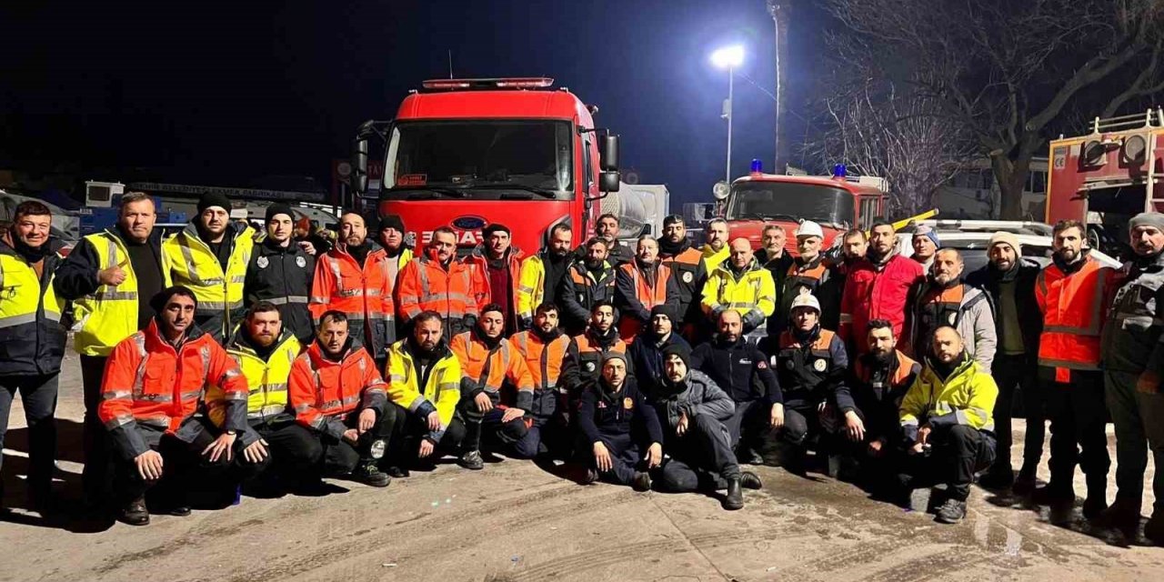 Yalova’dan deprem bölgesine bugüne kadar 291 yardım yüklü araç gönderildi