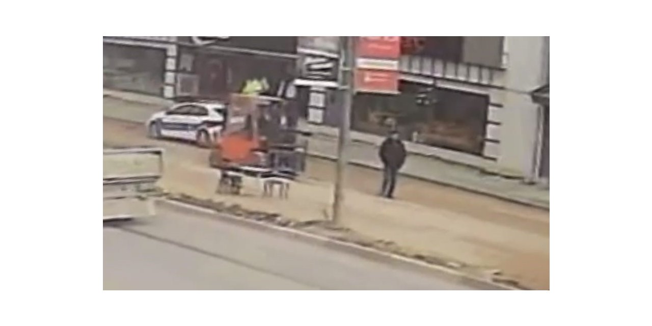 Yolun karşısına geçerken forkliftin çarptığı yaya yaralandı