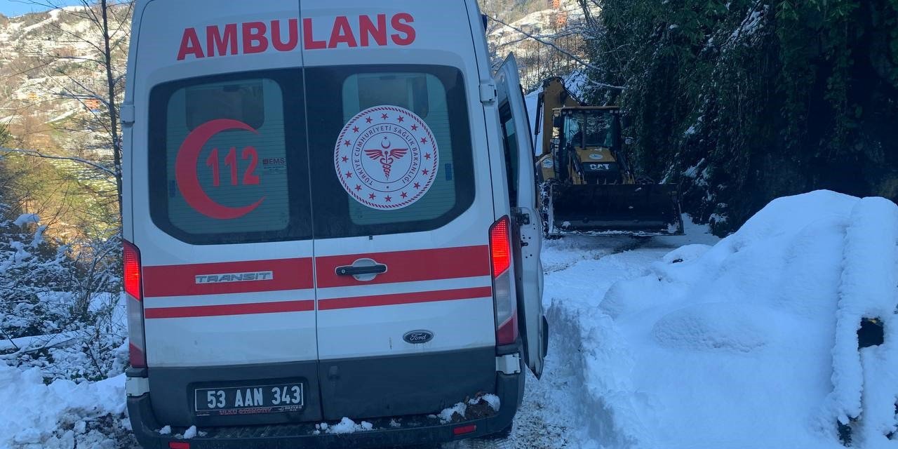 Rize İl Özel İdaresi ekipleri ambulans için seferber oldu