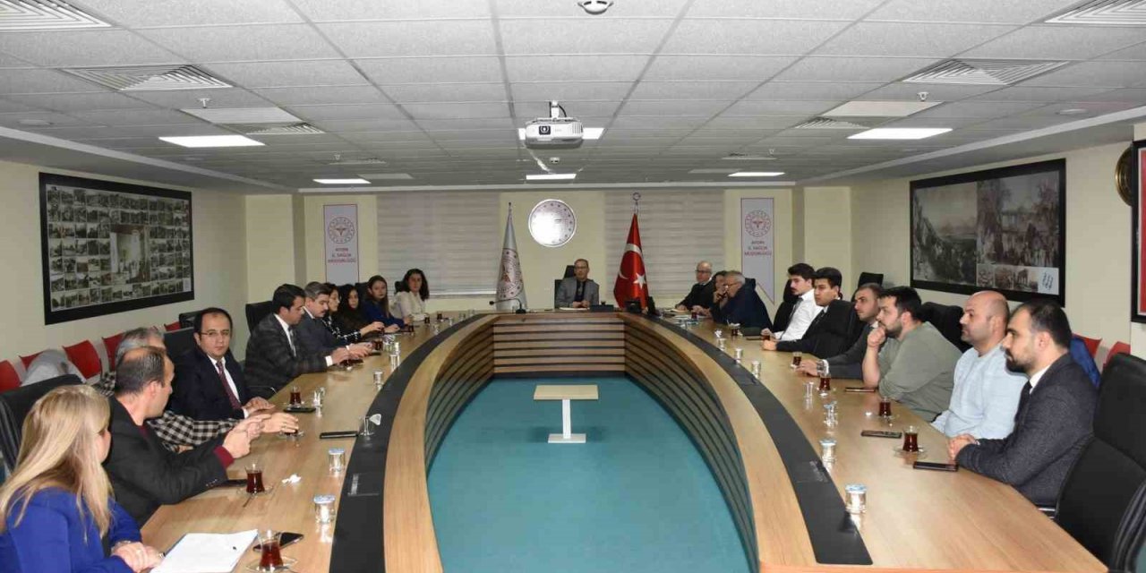 Depremzedeler için verilen sağlık hizmetleri değerlendirildi