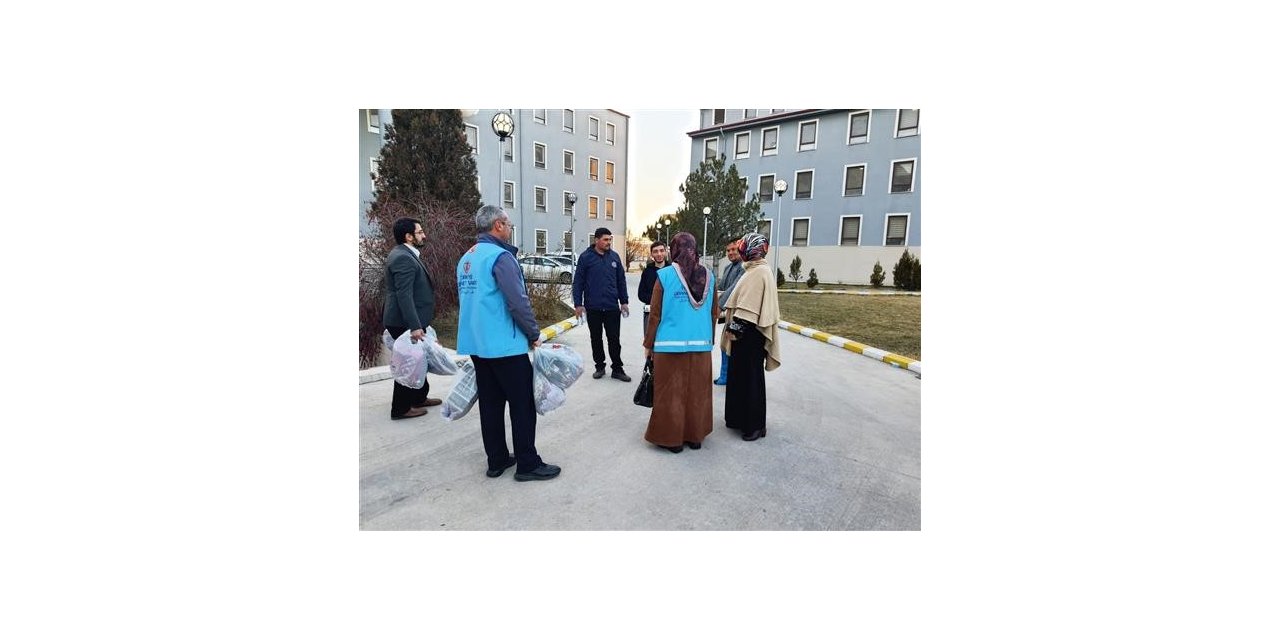 Afyonkarahisar’da depremzedelere kütüphane kuruldu