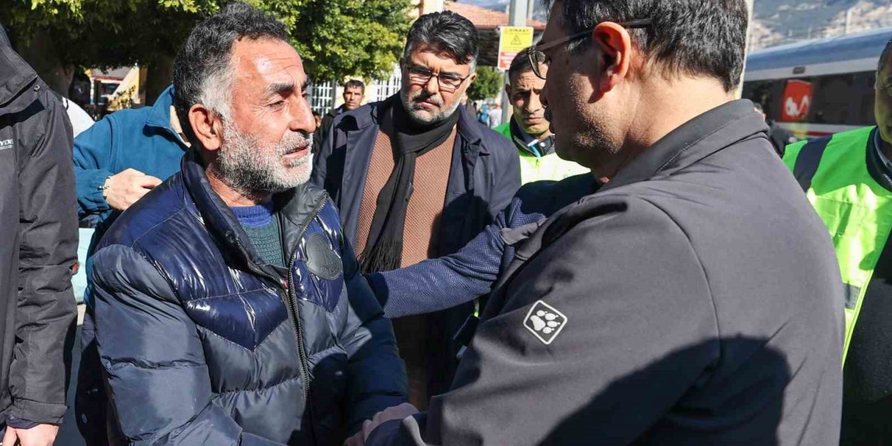 Bakan Dönmez, İskenderun Garı’ndaki depremzedeleri ziyaret etti