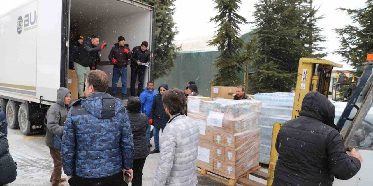 ESO deprem bölgesine 51 tırla 30 milyon liralık yardım gönderdi