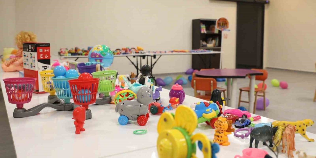 Kayseri Üniversitesi, Spor Salonu ile Kongre Merkezini Depremzedelere Açtı