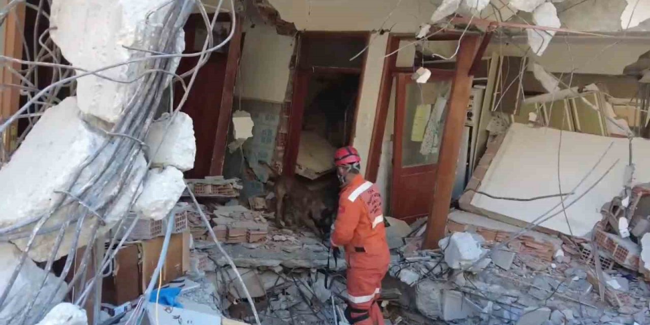 Doğal Afet Arama ve Kurtarma Taburu Hatay’daki çalışmalarını aralıksız sürdürüyor